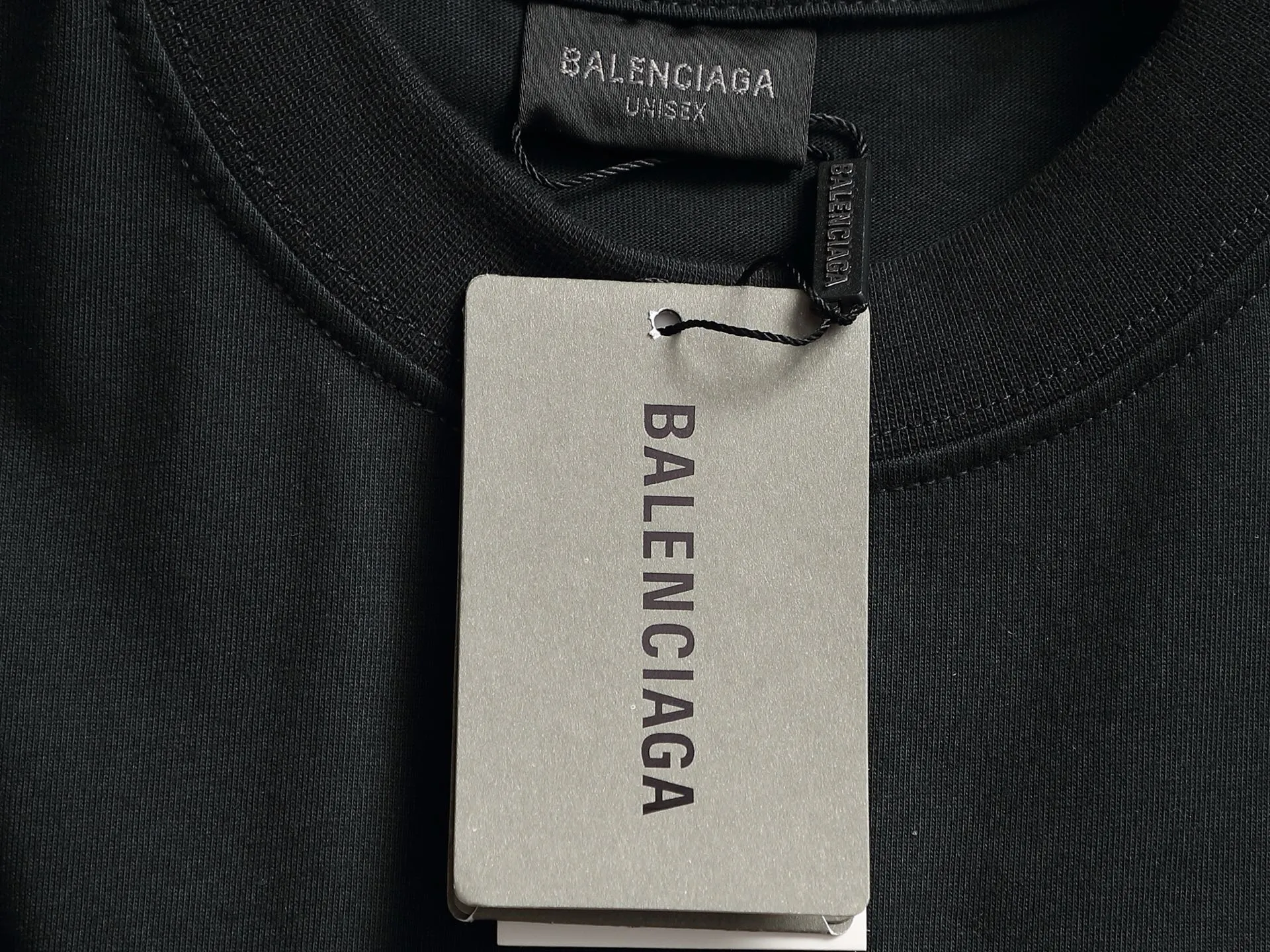 BALENCIAGA 2026 B Logo ， Retro Same Style T 320 Versatile : Black Green Size：XS S M L